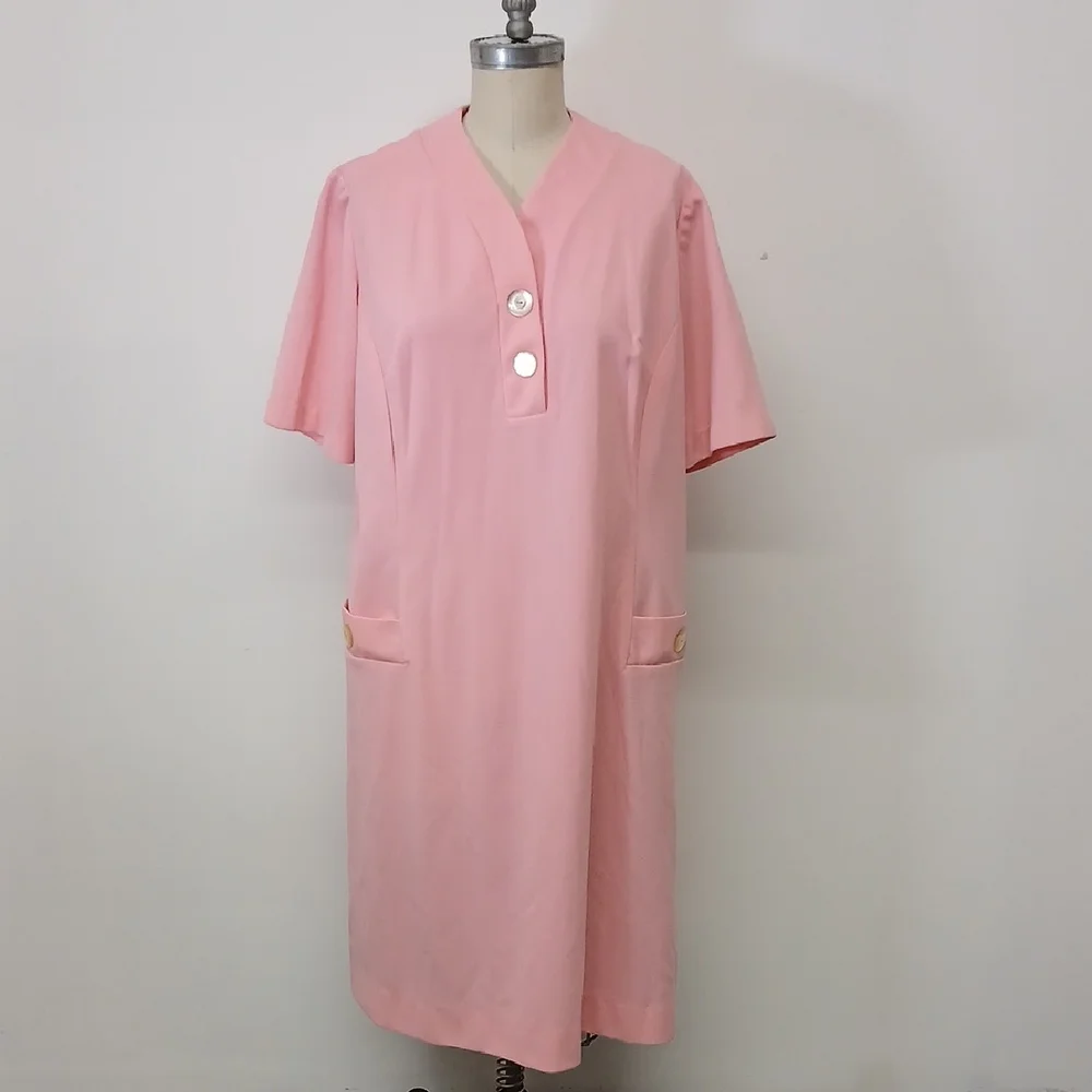 Vintage Eileen Scott Pink Polyester House Dress with Faux Pockets / Size 22 1/2